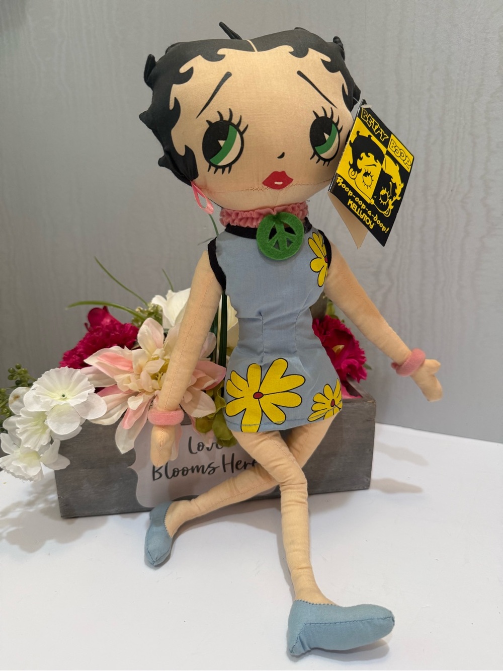 Vintage 1999 Kellytoy PEACE Betty Boop Doll Blue Halter Dress Yellow Daisy Print